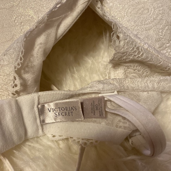 Victoria Secret bra 36D, in excellent used condition - Picture 4 of 5